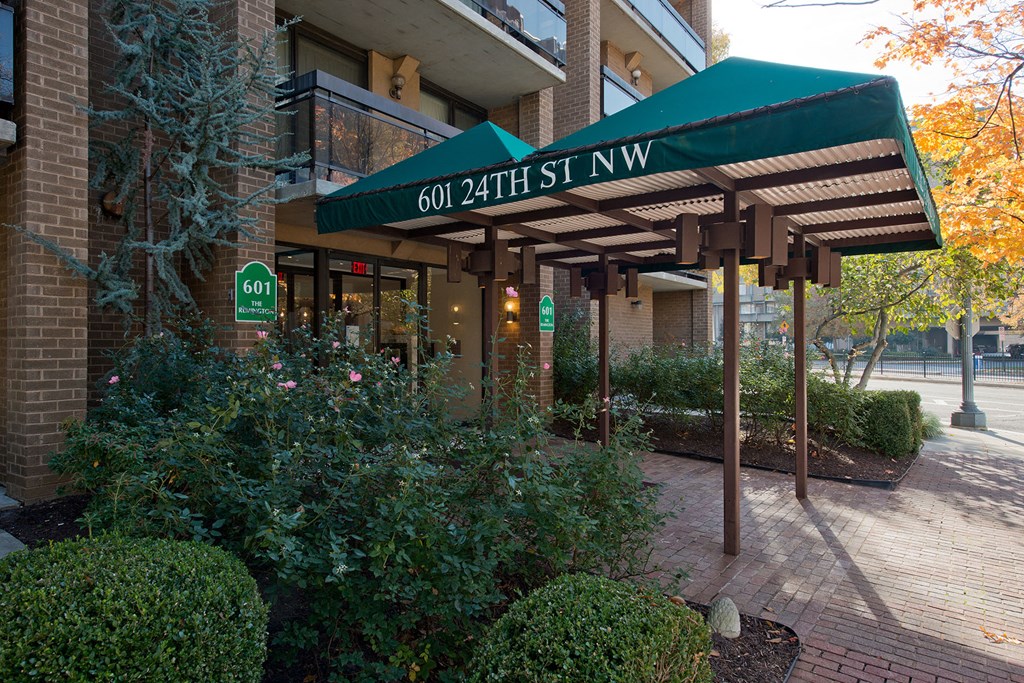 the building in which the hotel is located