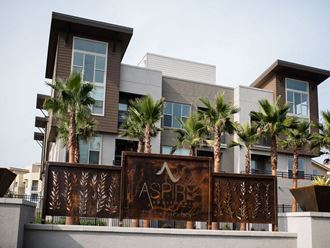 Luxury Three Bedroom apartments in Tracy California - Aspire - Building with Resort Landscaping