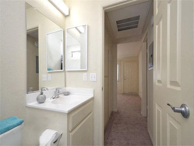 Bathroom l Casa Bella Apartments in Victorville CA