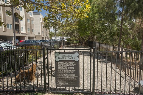 Dog Park l Davinci Apartments 
