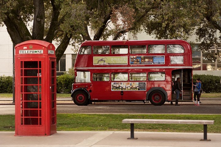 Double Decker Bus l Davinci Apartments 