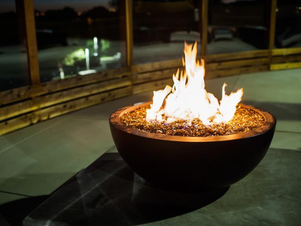 Apartments in El Dorado Hills, CA l Lesarra Apartments l firepit