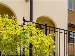 Spa with seating Apartments in Oceanside, Ca l Piazza D Oro