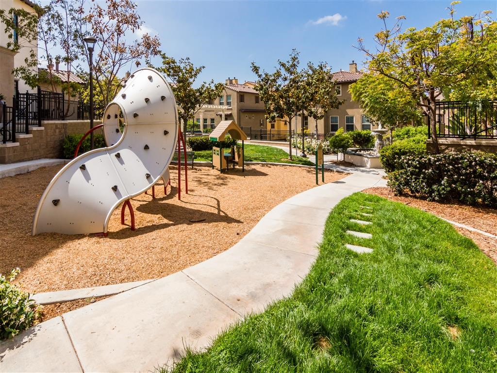 PIAZZA D ORO Apartments, 3402 Piazza De Oro Way, Ste. 110, Oceanside