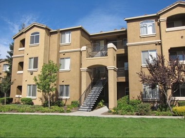 1100 Roseville Parkway 1 Bed Apartment for Rent Photo Gallery 1