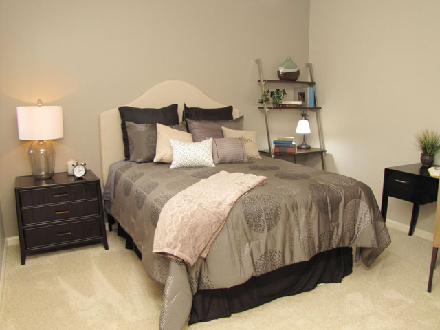 Apartments in Roseville, CA - Pinnacle at Galleria Bedroom