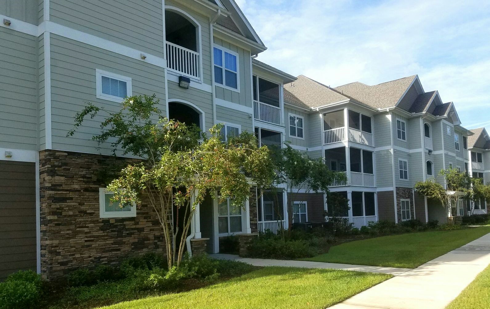 Legends at Chatham Apartments, 1426 Chatham Parkway, Savannah, GA