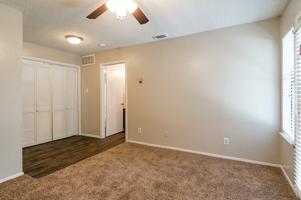 living room townhouse ennis tx