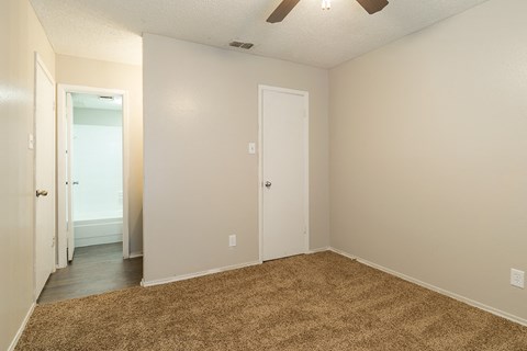 A Bedroom Townhouse Apartments