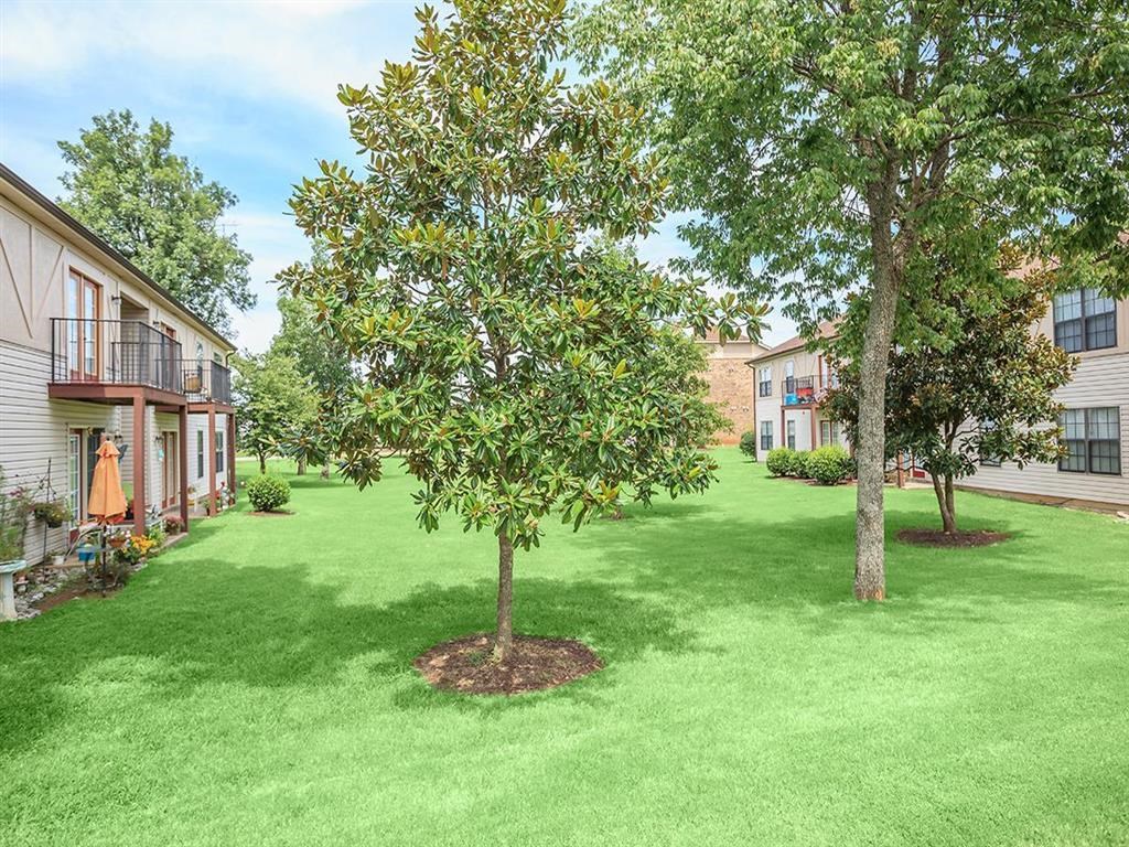 Rutherford Woodlands Apartments, 1310 North Rutherford Blvd