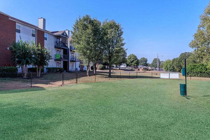 the preserve at ballantyne commons apartments with a tennis court