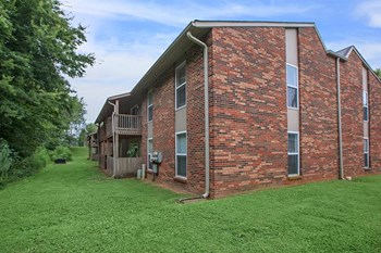 1897 Madison Street 1-2 Beds Apartment for Rent - Photo Gallery 5