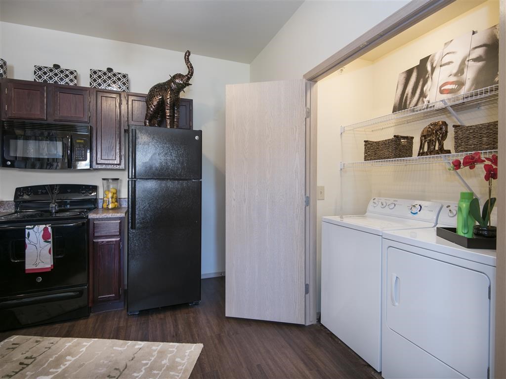 The Greens At Lake Overholser Apartments, 9900 Hwy 66 W, Yukon, OK