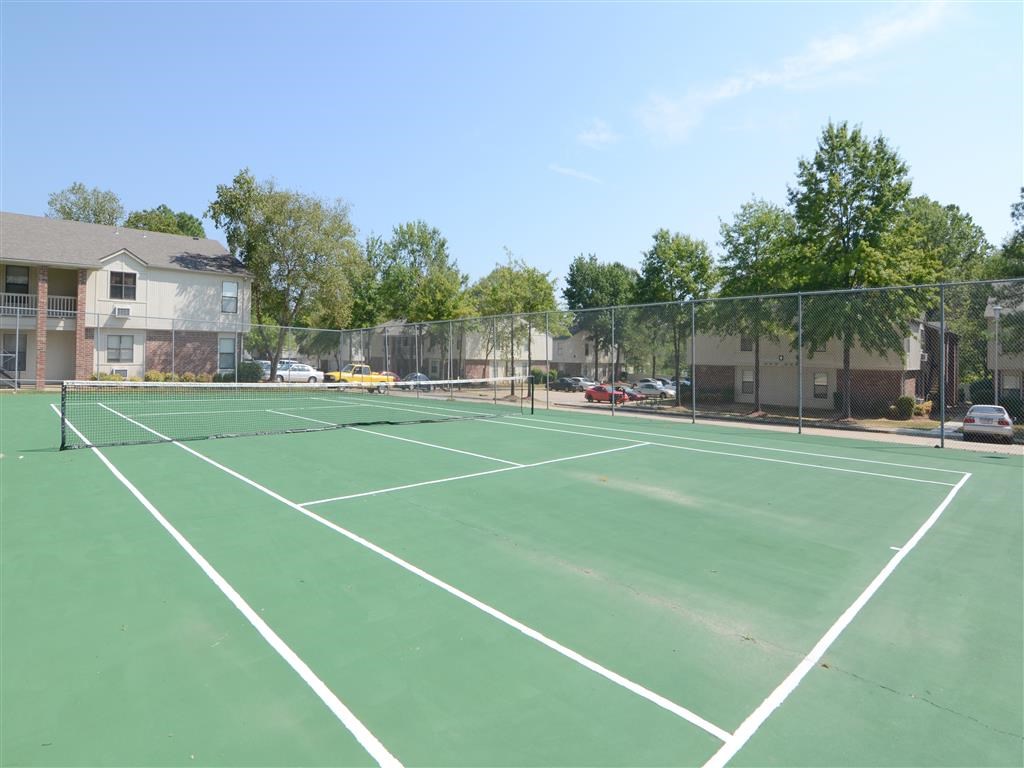 a tennis court at the apartments for rent