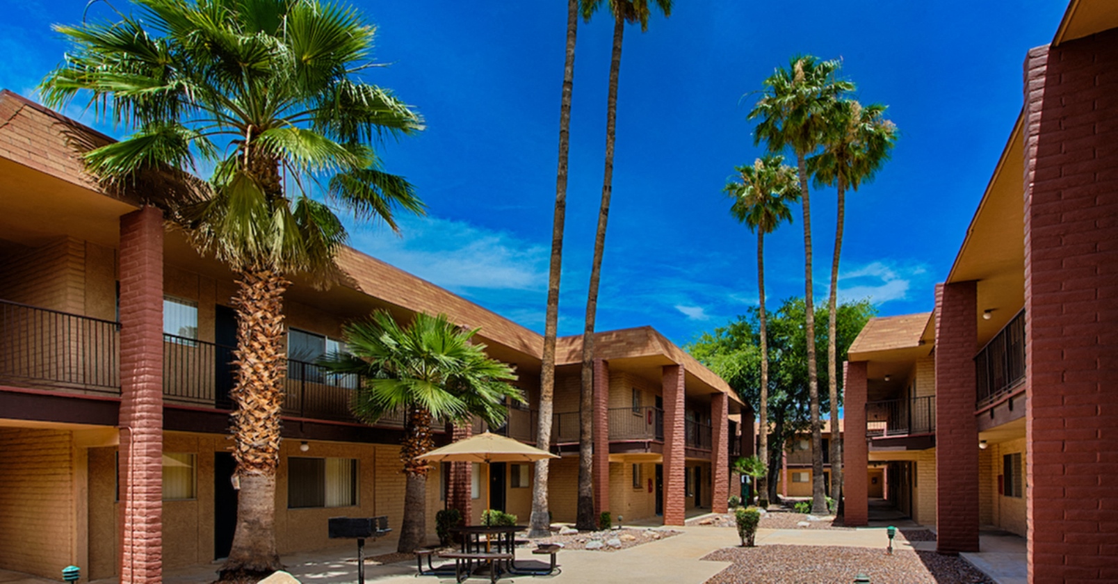 Fountain Plaza Apartments in Tucson, AZ