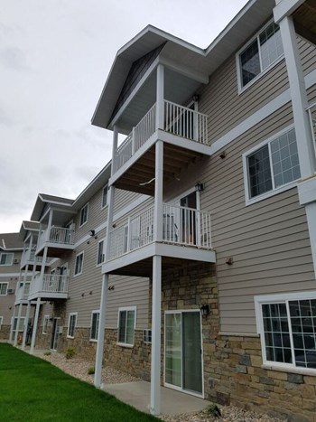 503 College Avenue 1-3 Beds Apartment for Rent - Photo Gallery 2