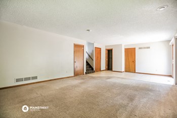 4005 NW 73rd St 4 Beds House for Rent - Photo Gallery 10