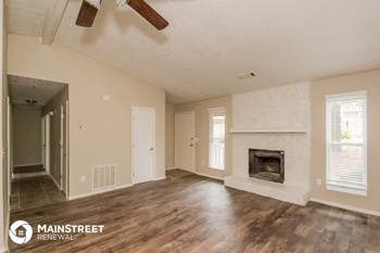 5582 Saint Thomas Dr 3 Beds House for Rent - Photo Gallery 3