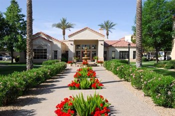 13638 N. Newcastle Drive 1-2 Beds Apartment for Rent - Photo Gallery 3