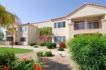 13638 N. Newcastle Drive 1-2 Beds Apartment for Rent - Photo Gallery 4