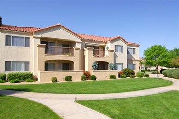 13638 N. Newcastle Drive 1-2 Beds Apartment for Rent - Photo Gallery 5