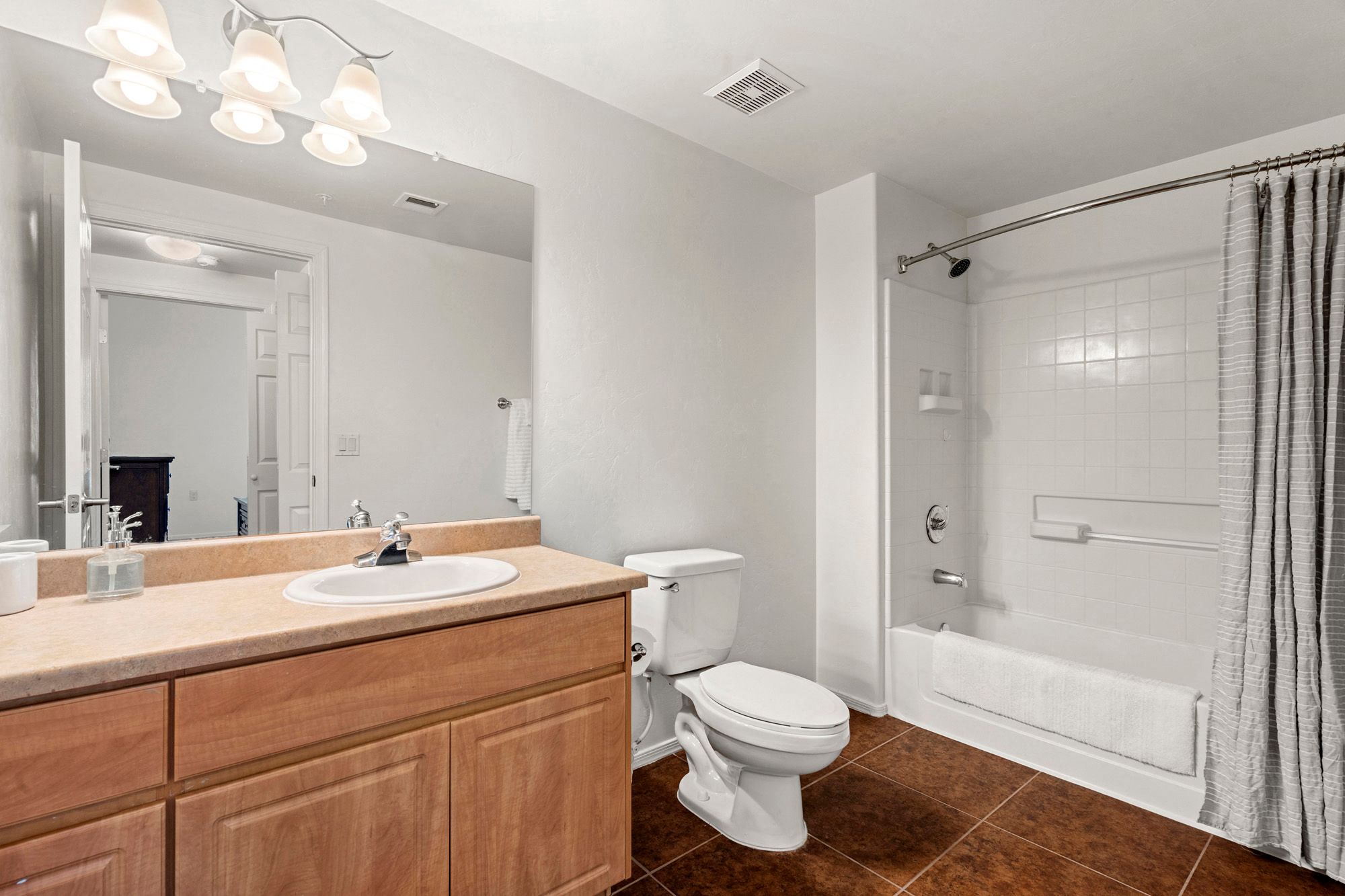 Bathroom, Sink, Tub, Bathtub, Mirror