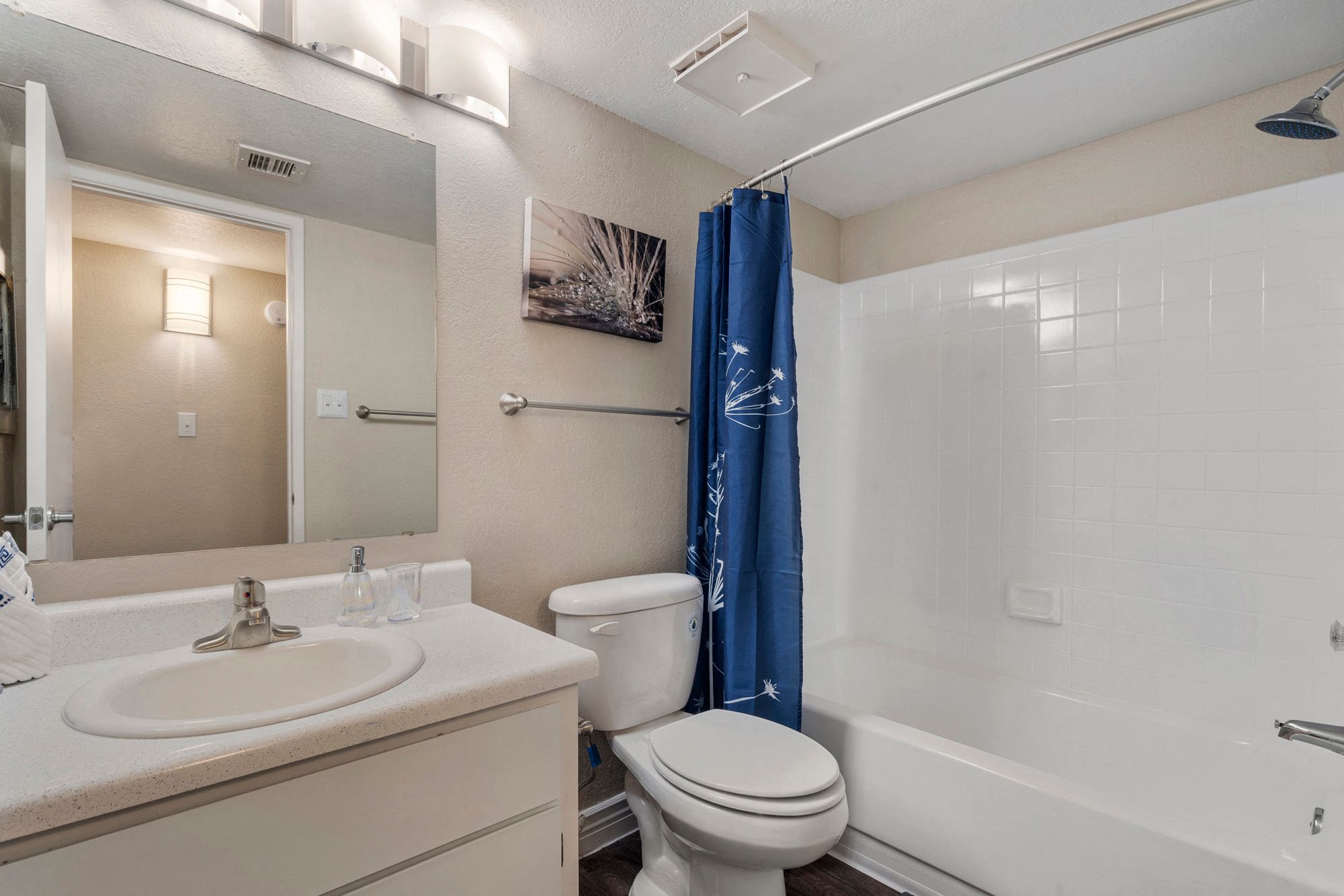 Bathroom, Sink, Tub, Bathtub, Mirror