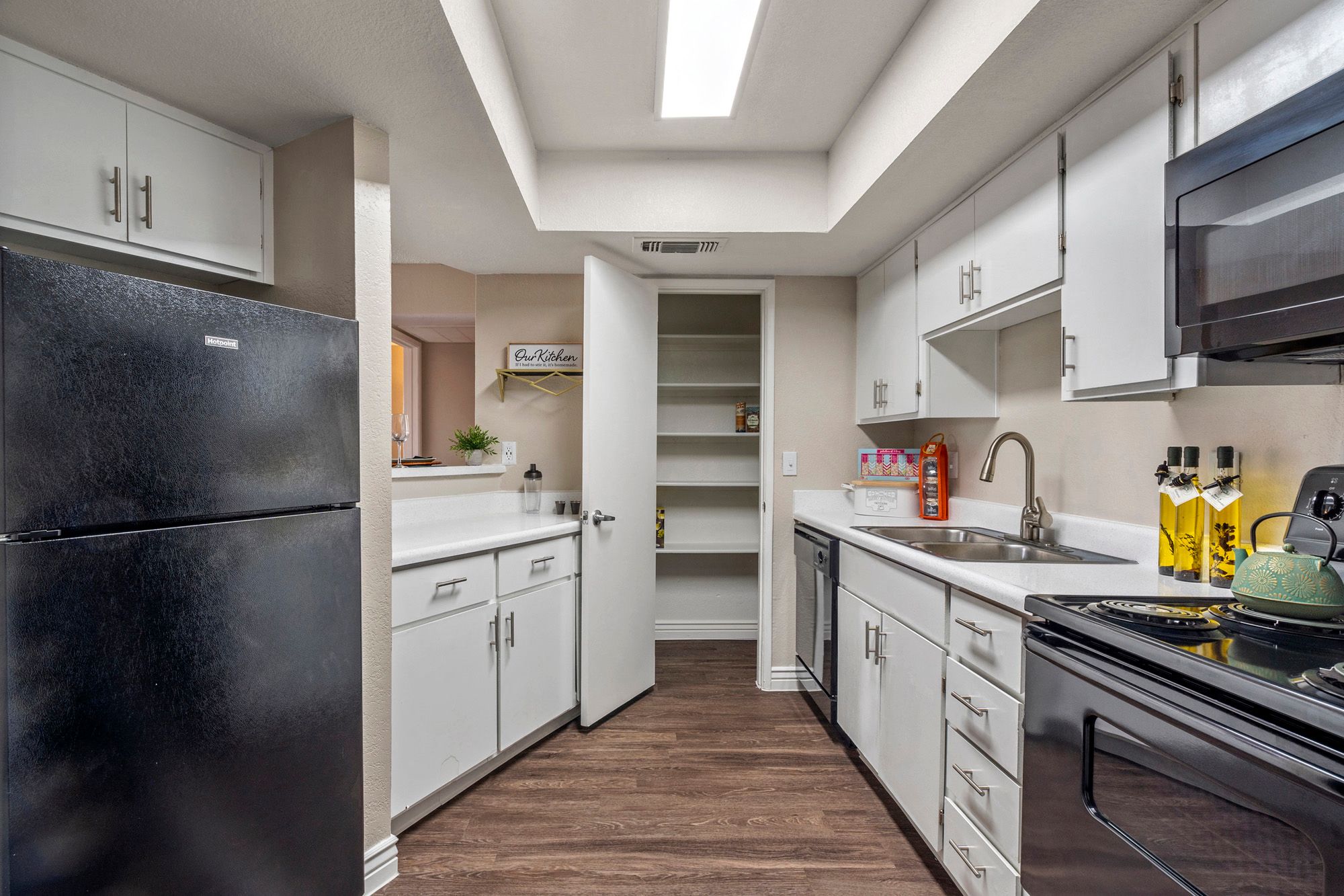 Kitchen, Refrigerator, Stove, Dishwasher, Sink