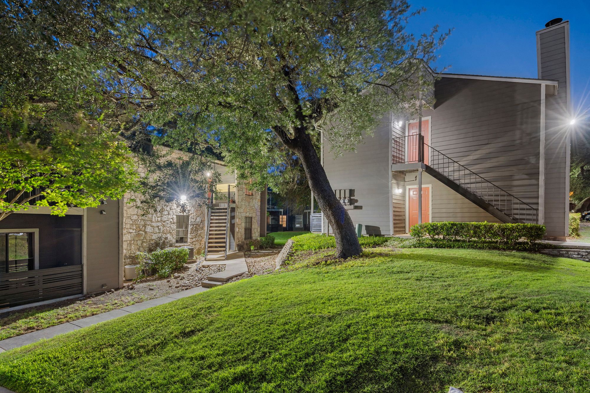 Exterior, Patio, Balcony, Courtyard, Landscaping