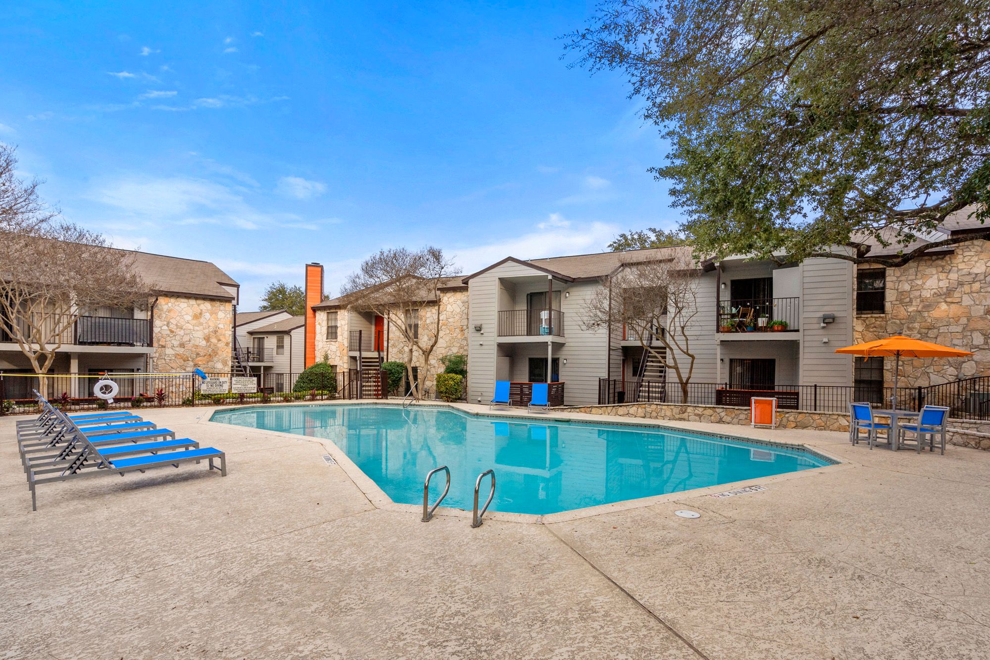 Pool, Spa, Clubhouse, Pool Deck, Patio, Chairs, Picnic