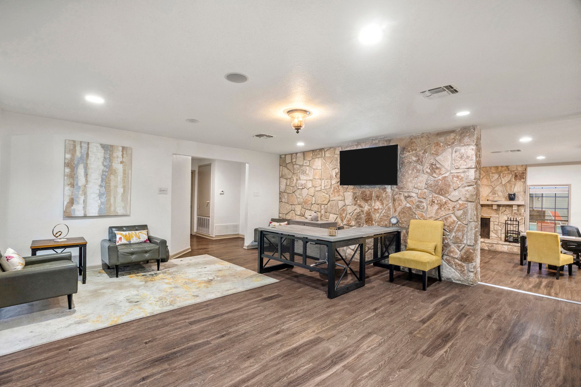 Clubhouse, Leasing, Landscaping, Office