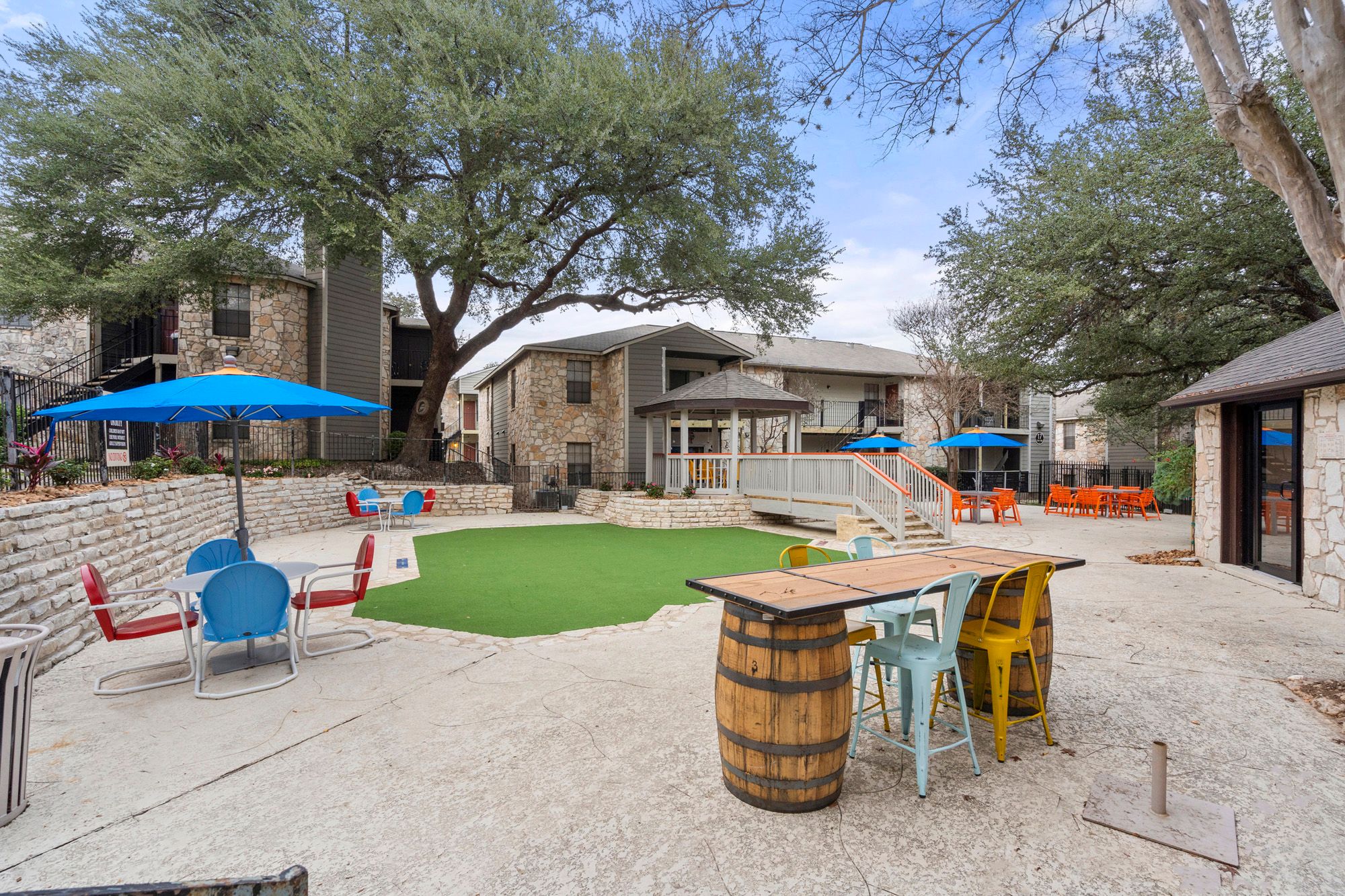 The Place At Castle Hills Apartments, 11800 Braesview, San Antonio, TX