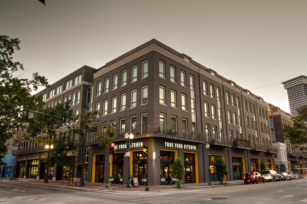 the building in which the hotel is located