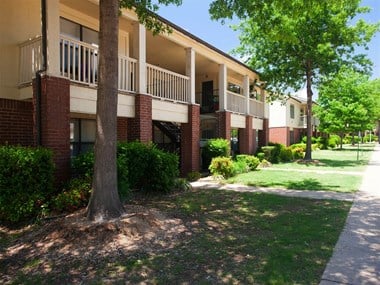 200 Village Lake Drive 1-2 Beds Apartment for Rent