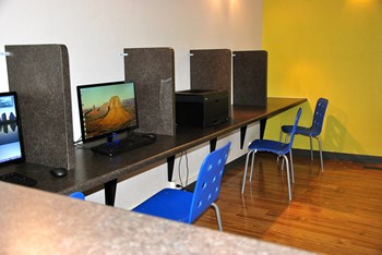 875 21st Ave SE 2-3 Beds Apartment for Rent - Photo Gallery 2