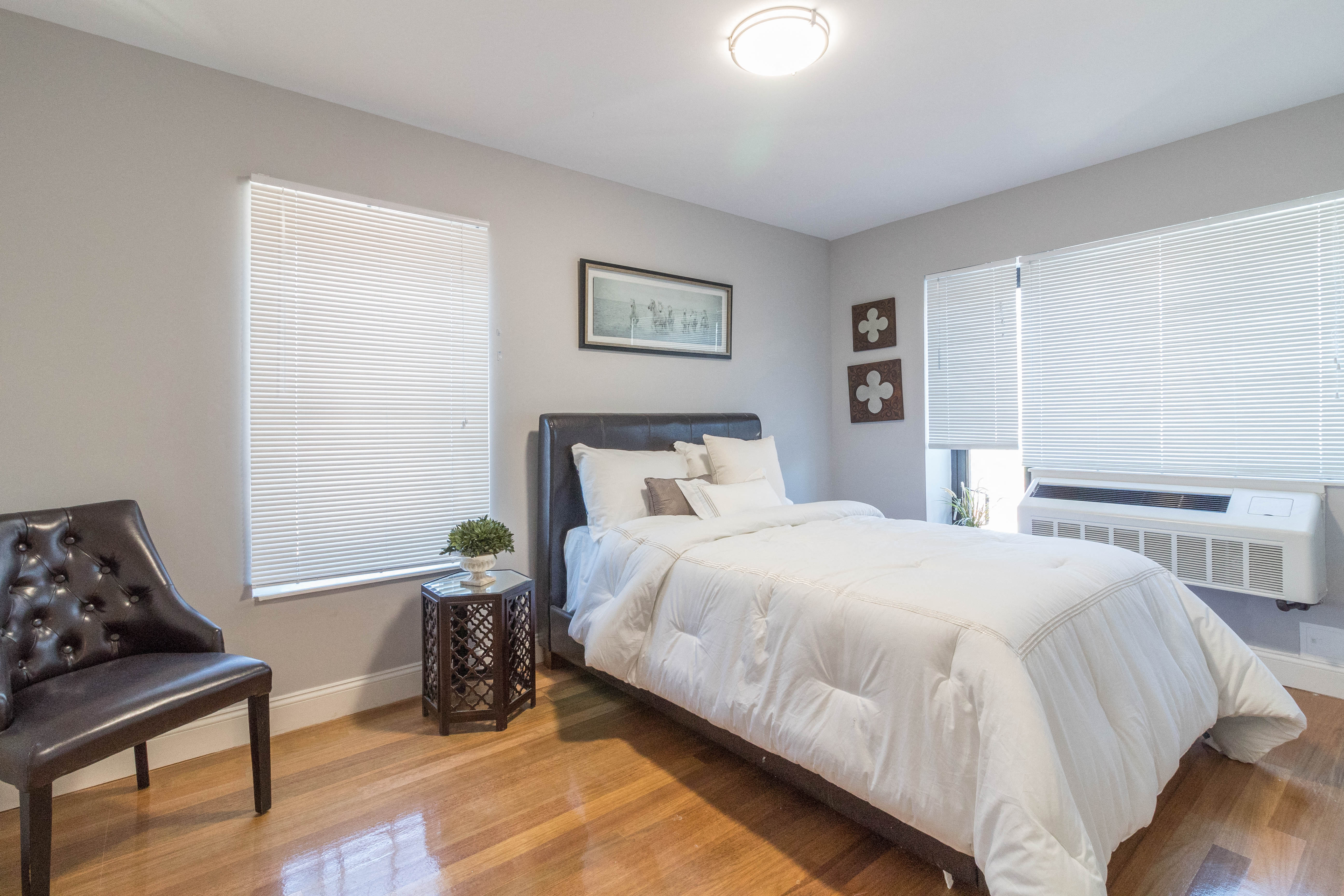 The Equestrian At Pelham Parkway Apartments In Bronx Ny