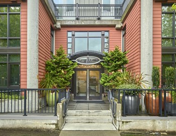 4751 12th Ave NE Studio-2 Beds Apartment for Rent - Photo Gallery 6