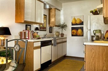 16700 West 127TH Street 1-3 Beds Apartment for Rent - Photo Gallery 4