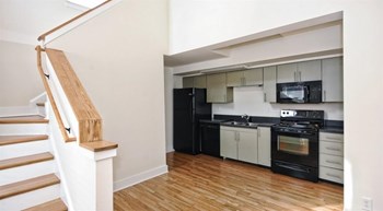 514 E 35th Street 1-2 Beds Apartment for Rent - Photo Gallery 4