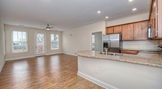 708 S Summit Ave Studio-2 Beds Apartment for Rent - Photo Gallery