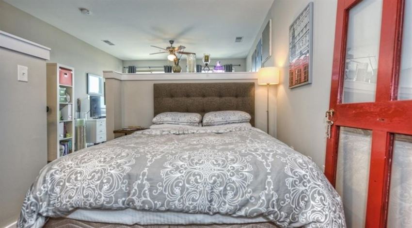 1425 Central Ave Studio-2 Beds Apartment for Rent - Photo Gallery