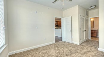 1114 Clement Ave 1-2 Beds Apartment for Rent - Photo Gallery 5