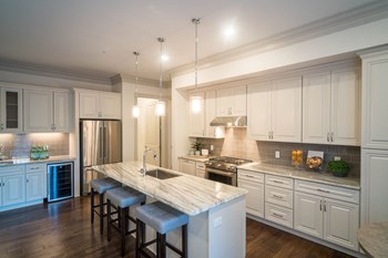 6900 Sharon Road 2-3 Beds Apartment for Rent - Photo Gallery 3