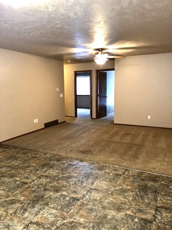 908 Blueridge Rd 3 Beds Apartment for Rent - Photo Gallery 3