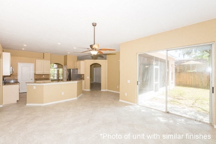 A photo of a unit with similar finishes to the one in the picture.