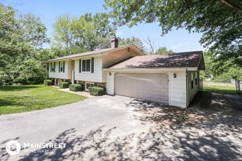 122 Della Dr 4 Beds House for Rent - Photo Gallery 4