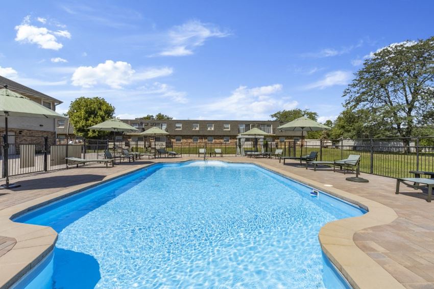 Green Oaks Apartments, 8580 W. 100th Terrace, Palos Hills, IL RentCafe