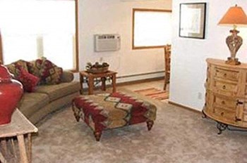 1144 Barclay Street 1-4 Beds Apartment for Rent - Photo Gallery 6