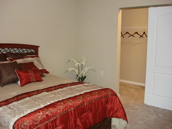 826 Taylor Parkway Sheboygan 1-2 Beds Apartment for Rent - Photo Gallery 3