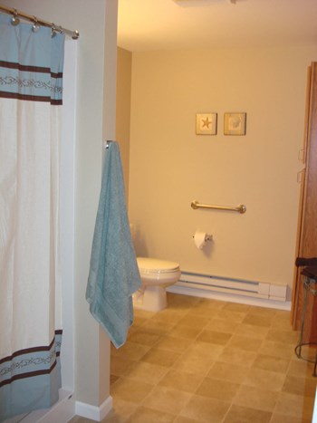 826 Taylor Parkway Sheboygan 1-2 Beds Apartment for Rent - Photo Gallery 5